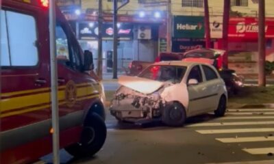 video:-bombeiros-sao-acionados-para-forte-colisao-entre-veiculos-na-mato-grosso-com-a-bahia