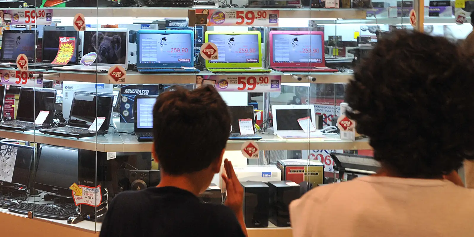 vendas-do-comercio-ficam-estaveis-em-marco,-revela-pesquisa-do-ibge