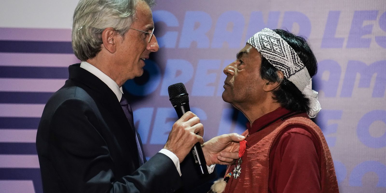 krenak-recebe-homenagem-da-franca-pela-defesa-dos-povos-originarios