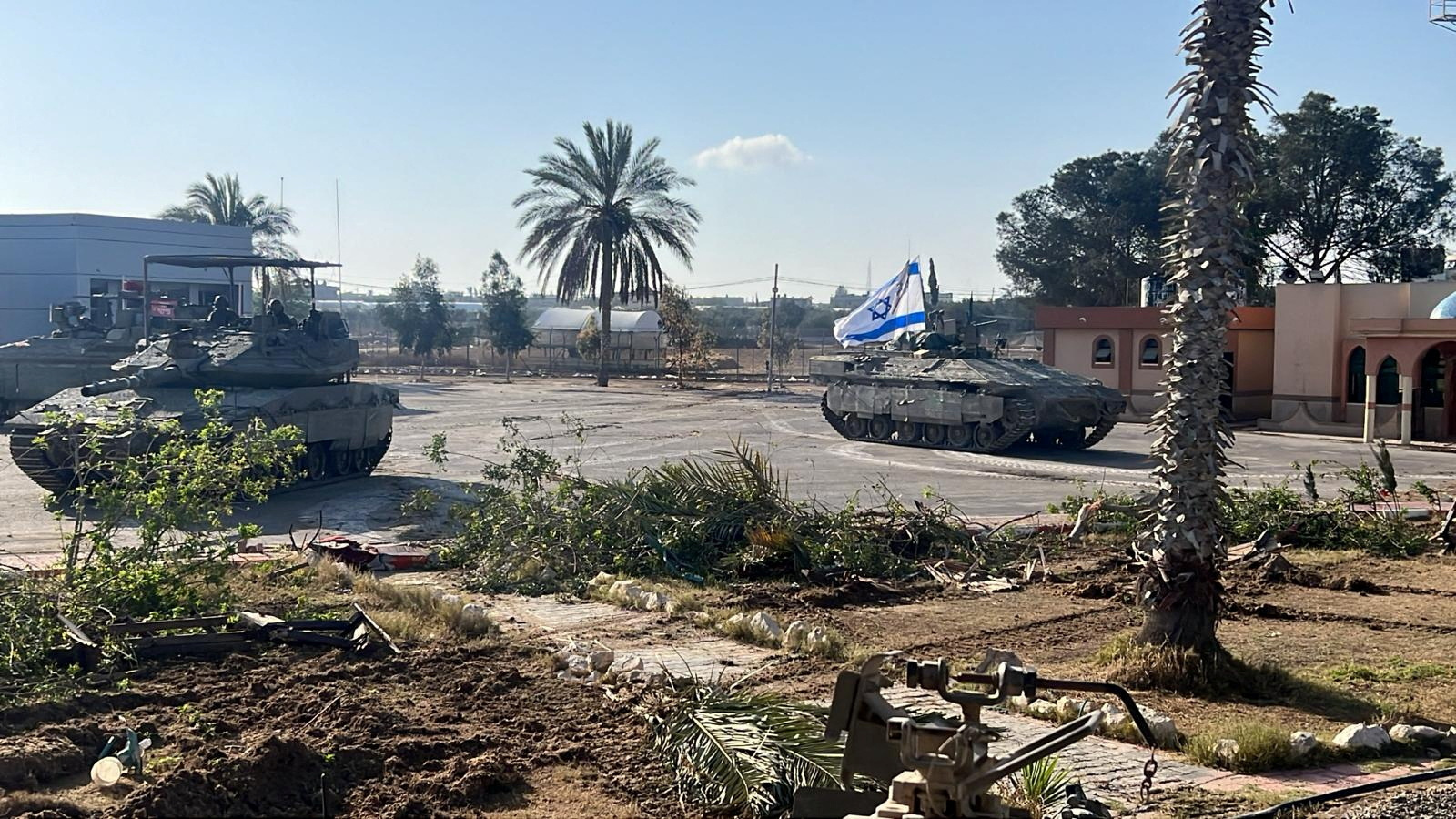 israel-lanca-novos-ataques-a-gaza-enquanto-enviado-dos-eua-se-encontra-com-netanyahu
