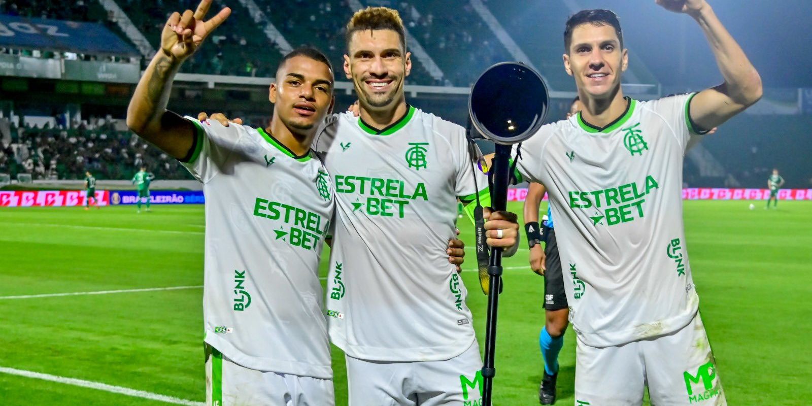 america-mg-supera-guarani-por-2-a-1-pela-serie-b