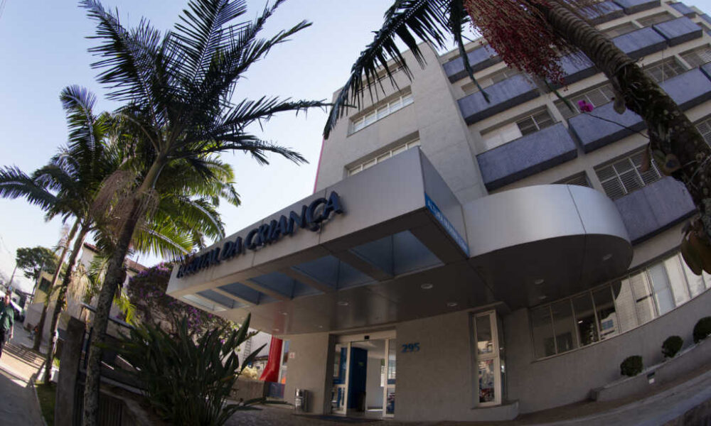 rede-d'or:-acao-cai-6%-em-sessao-marcada-por-venda-bilionaria-em-bloco-pelo-carlyle