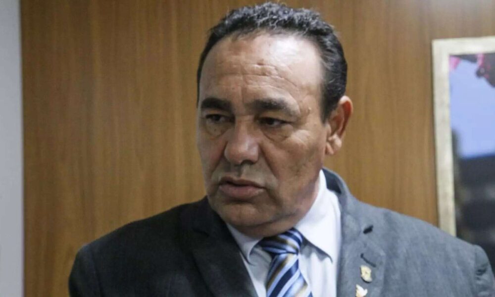 carlao-diz-que-acata-justica,-mas-questiona-prazo-e-promete-recorrer-sobre-posse-de-suplente-de-claudinho-serra