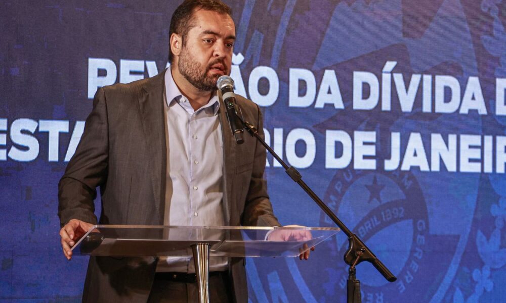tre-rj-absolve-claudio-castro-e-mantem-mandato-de-governador-do-rio