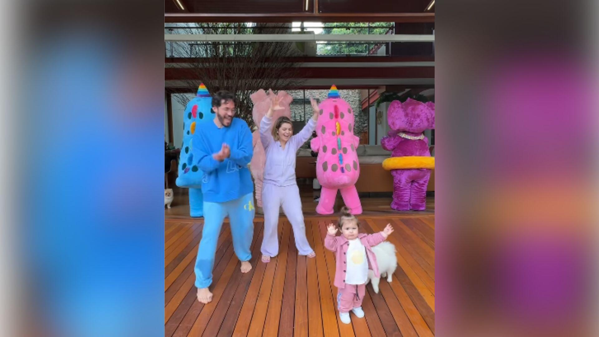 novo-“cha-revelacao”:-viih-tube-e-eliezer-divulgam-o-nome-do-2o-filho