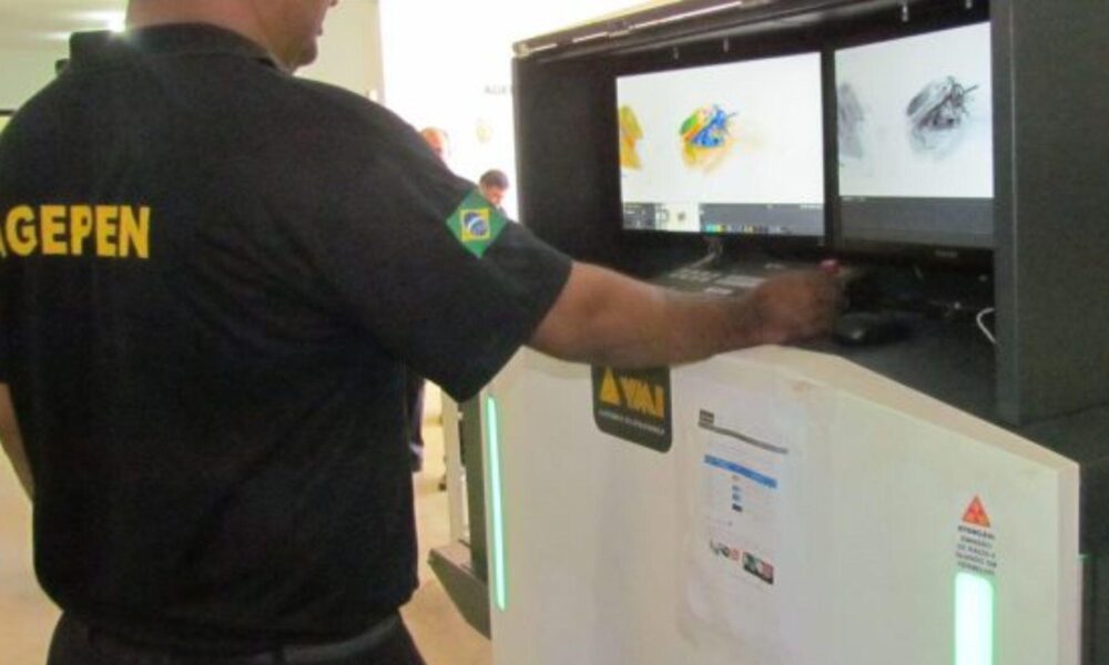 mulher-e-detida-ao-tentar-entrar-em-presidio-com-celulares-escondidos-em-vasilha-de-sobremesa