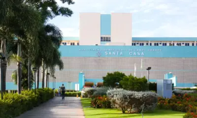 mulher-e-levada-em-vaga-zero-para-a-santa-casa-apos-ser-agredida-com-garrafada-em-rio-verde 