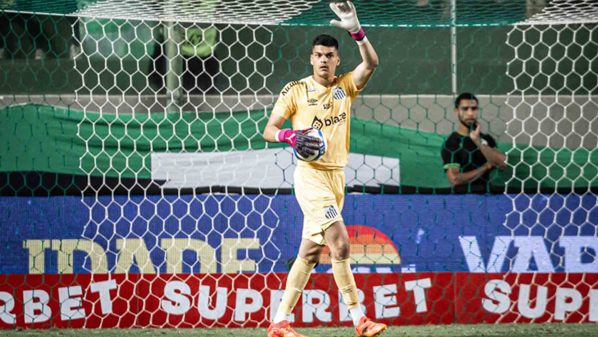 brazao-descarta-favoritismo-do-santos-contra-o-lanterna-botafogo-sp-na-serie-b