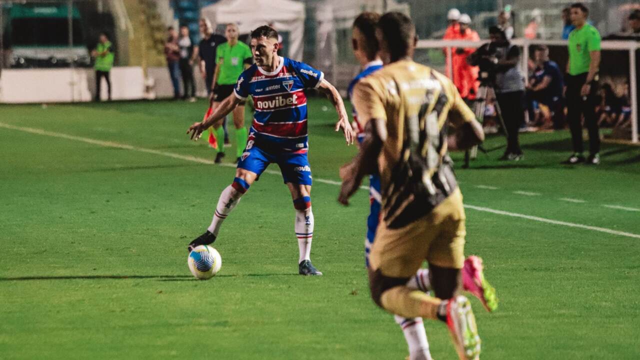 bento-falha,-fortaleza-vence-e-derruba-o-athletico-pr-da-lideranca-do-brasileirao