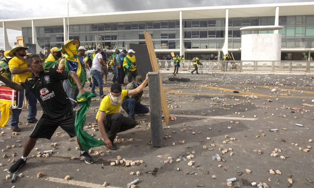 pf-cumpre-mandados-de-prisao-de-foragidos-da-operacao-lesa-patria