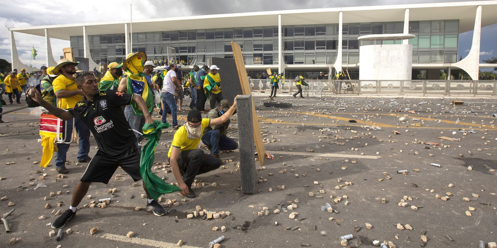 pf-cumpre-mandados-de-prisao-de-foragidos-da-operacao-lesa-patria