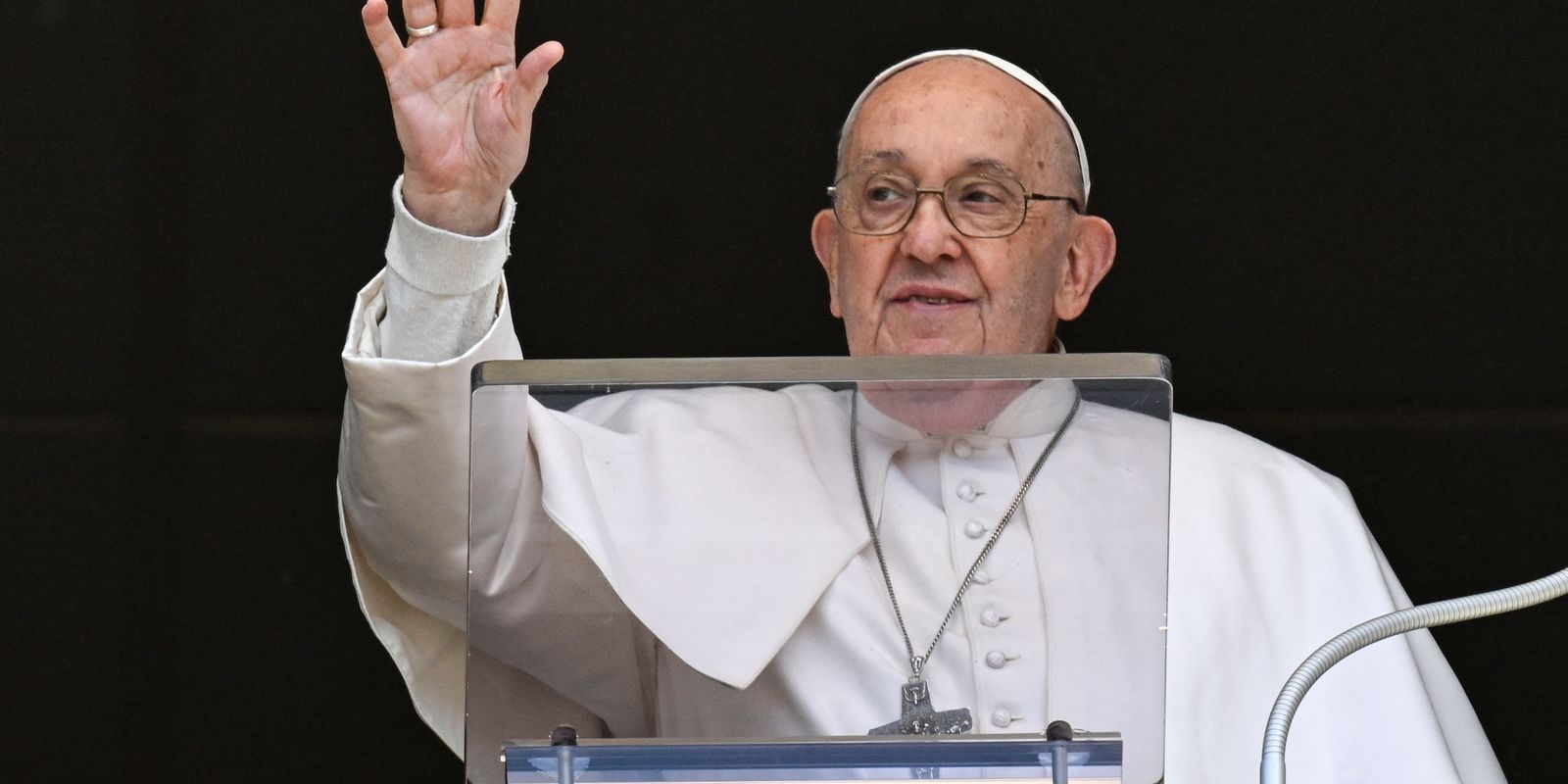 haddad-presenteia-papa-francisco-com-cuia-de-chimarrao