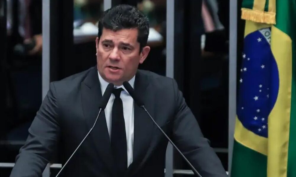 moro-denuncia-'deepfake'-onde-imagem-dele-e-usada-para-aplicar-'golpe-do-serasa'