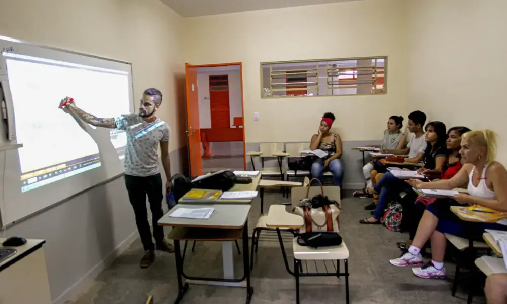 pesquisa-nacional-quer-investigar-a-violencia-contra-educadores-–-folha-de-dourados-–-noticias-de-dourados-ms-e-regiao