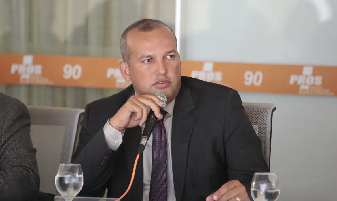 presidente-do-solidariedade-entrega-se-a-pf-apos-tres-dias-foragido-–-folha-de-dourados-–-noticias-de-dourados-ms-e-regiao