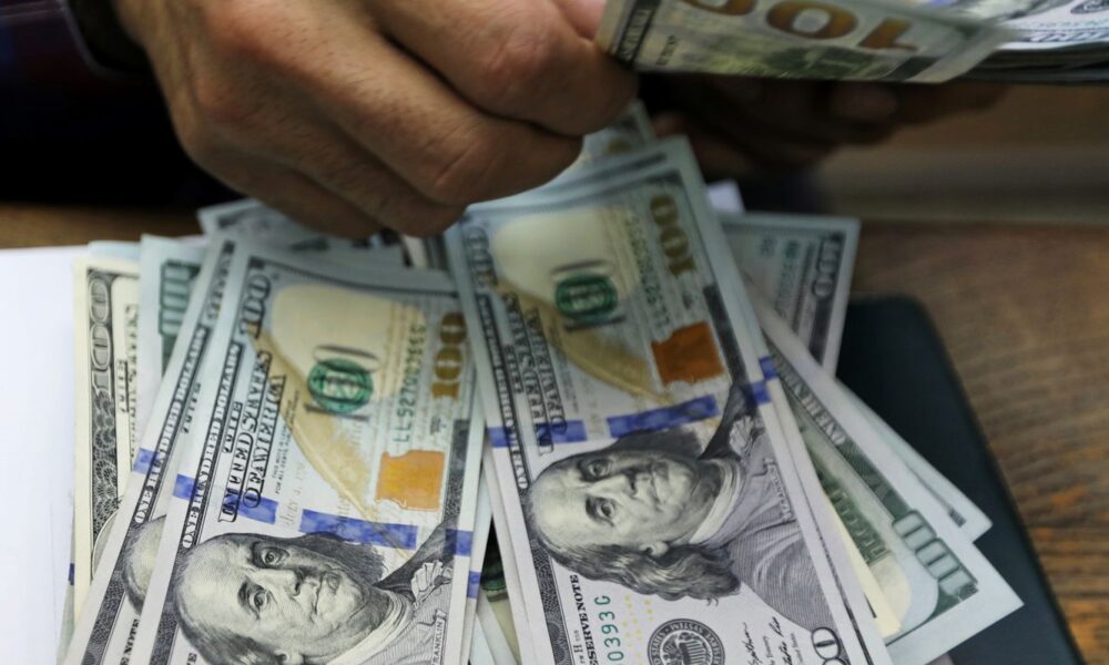 dolar-sobe-para-r$-5,42-as-vesperas-do-copom