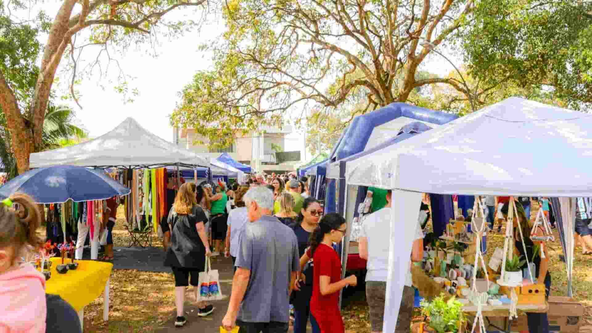 bloqueio-de-garagens-durante-feira-motiva-moradores-do-caranda-bosque-a-procurar-ajuda-da-camara