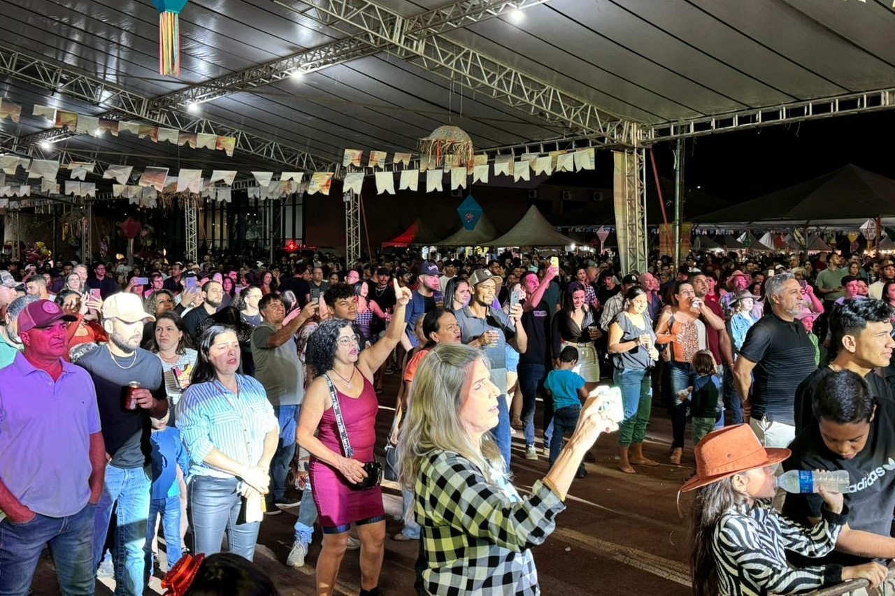 shows-levantam-publico-na-terceira-noite-de-festa-junina-de-dourados-|-portal-prefeitura-de-dourados