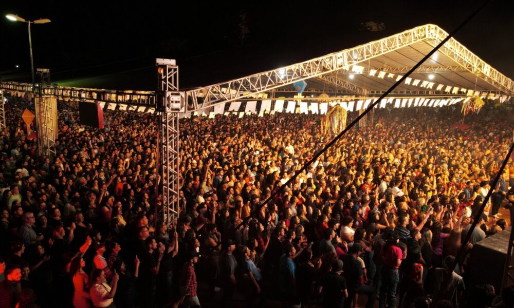 sucesso-de-publico,-festa-junina-ganha-dia-extra-com-us-agroboy-e-patrulha-canina-|-portal-prefeitura-de-dourados