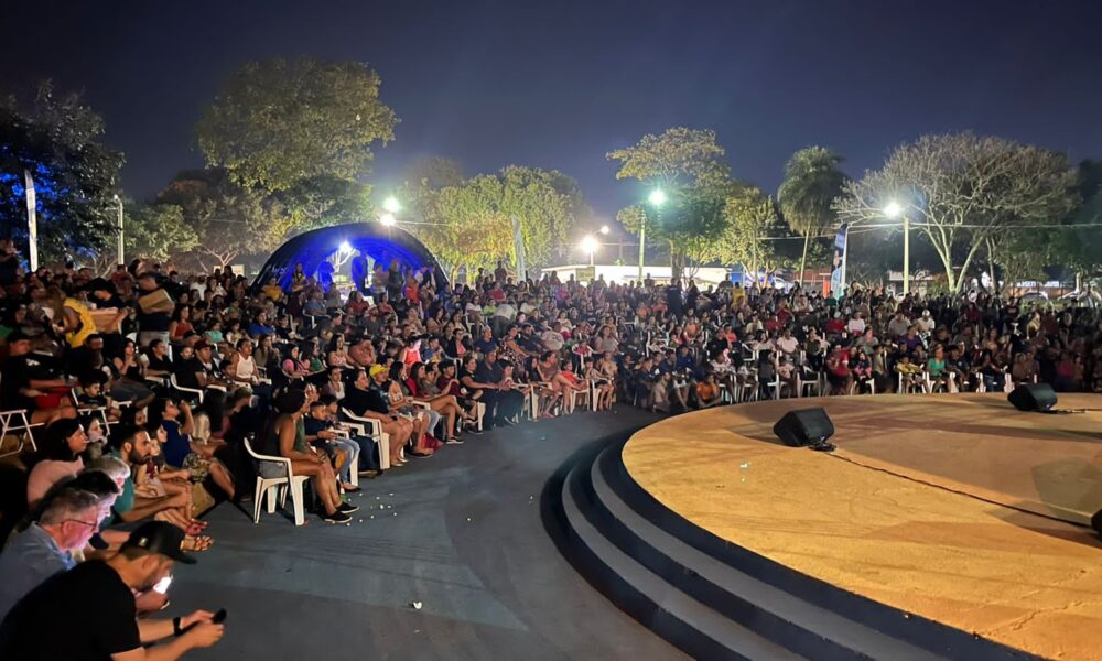 parceria-entre-prefeitura-e-itaipu-reune-mais-de-800-pessoas-para-cinema-ao-ar-livre-|-portal-prefeitura-de-dourados