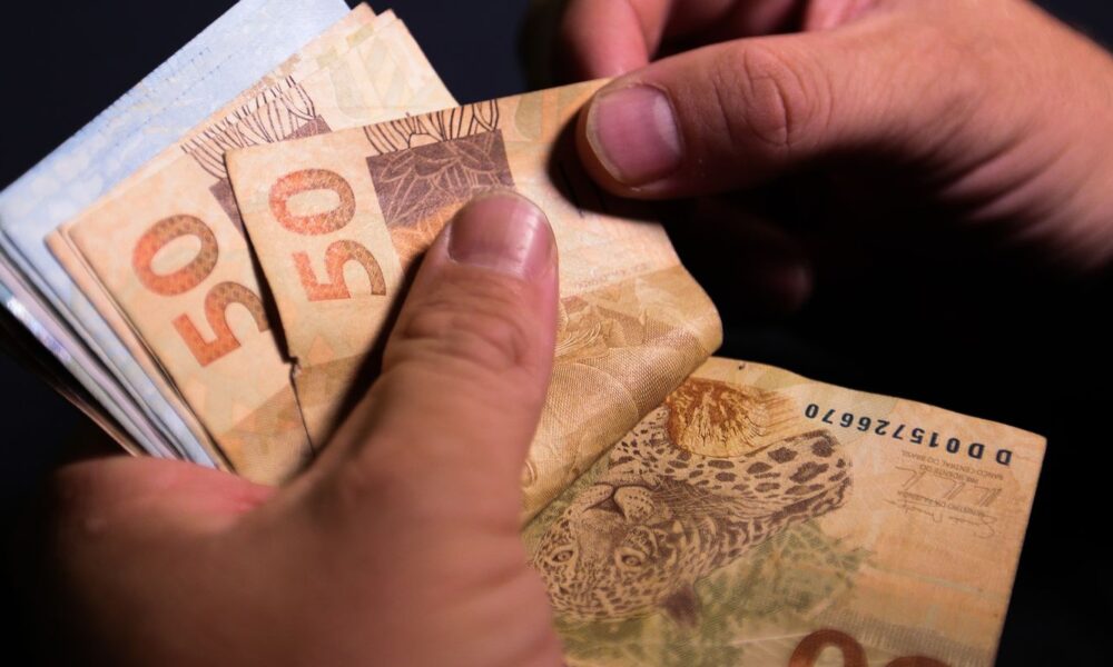 receita-restitui-r$-8,5-bilhoes-a-5,75-milhoes-de-contribuintes-hoje