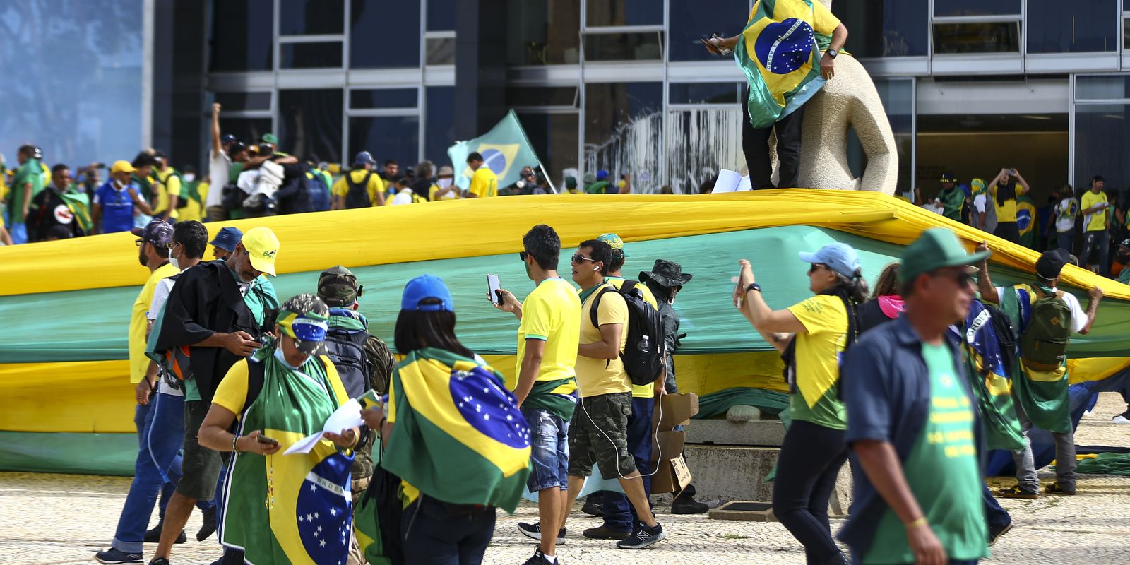 moraes-mantem-prisao-de-condenada-pelos-atos-de-8-de-janeiro