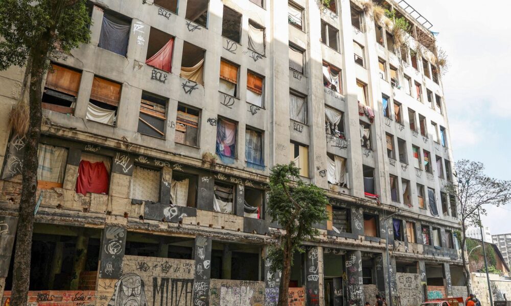 cerca-de-2,4-mil-familias-ocupam-imoveis-abandonados-no-centro-do-rio