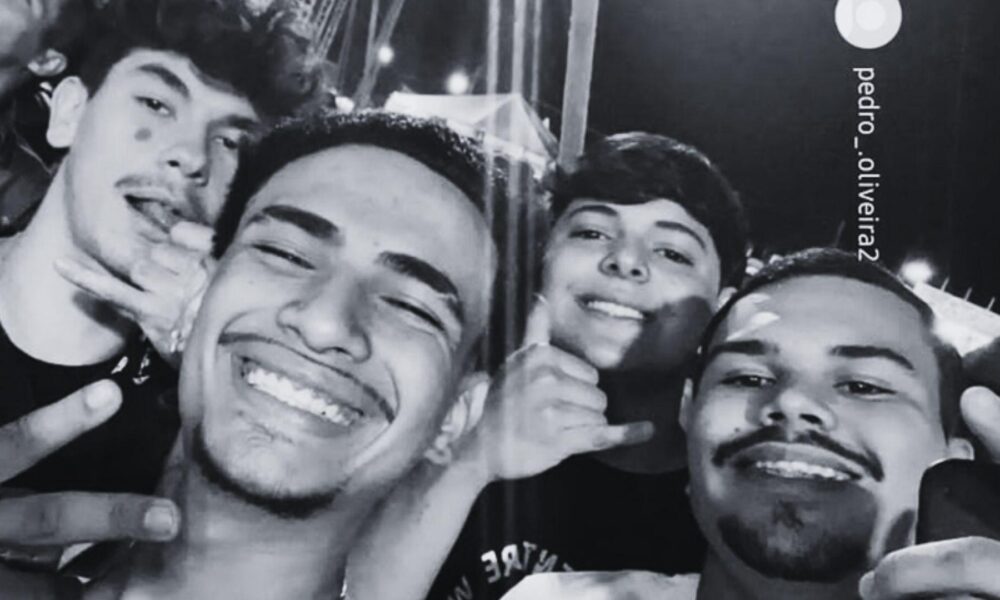 acidente-que-acabou-na-morte-de-4-amigos-abala-a-cidade-e-prefeitura-decreta-tres-dias-de-luto