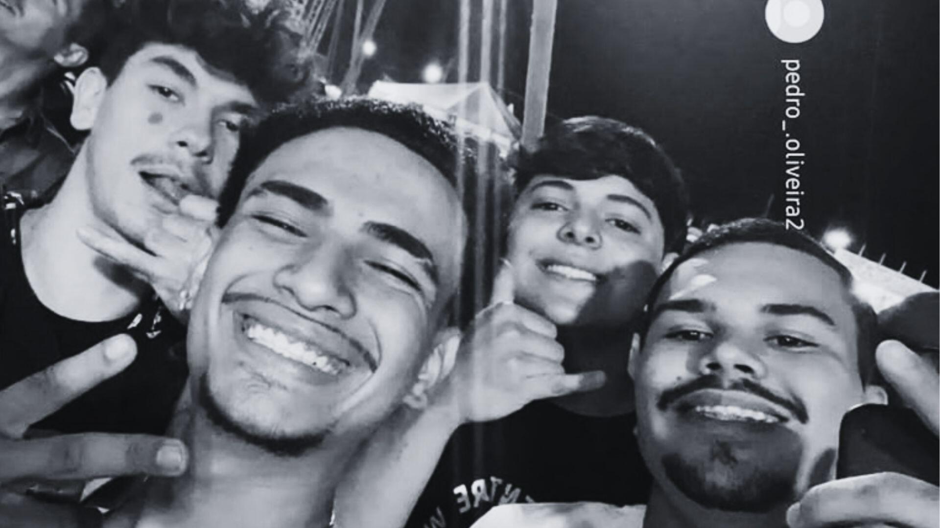 acidente-que-acabou-na-morte-de-4-amigos-abala-a-cidade-e-prefeitura-decreta-tres-dias-de-luto