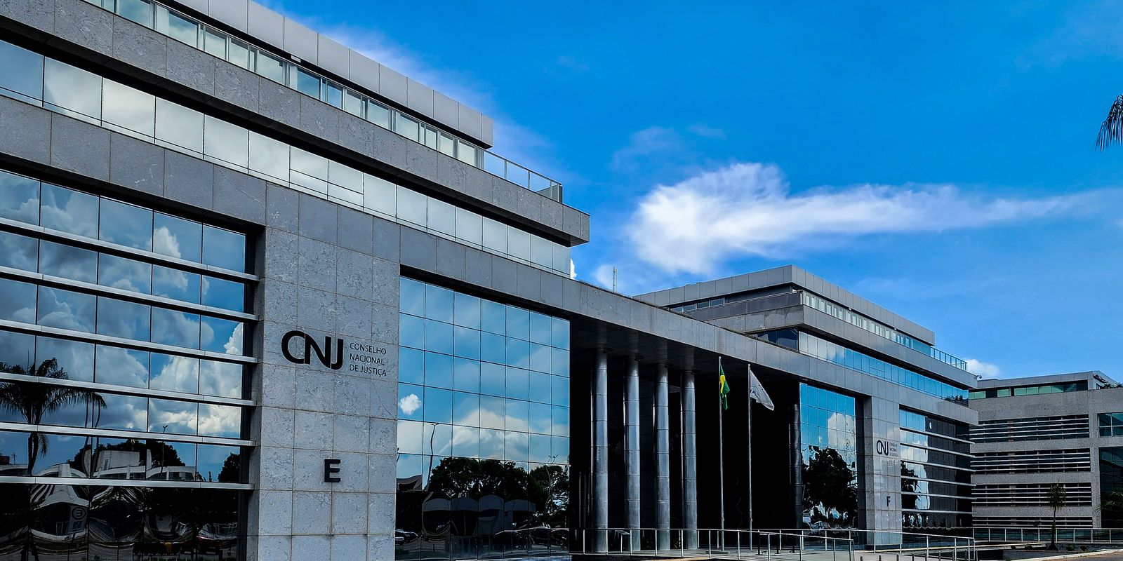 cnj-afasta-desembargador-que-falou-em-mulheres-loucas-atras-de-homens