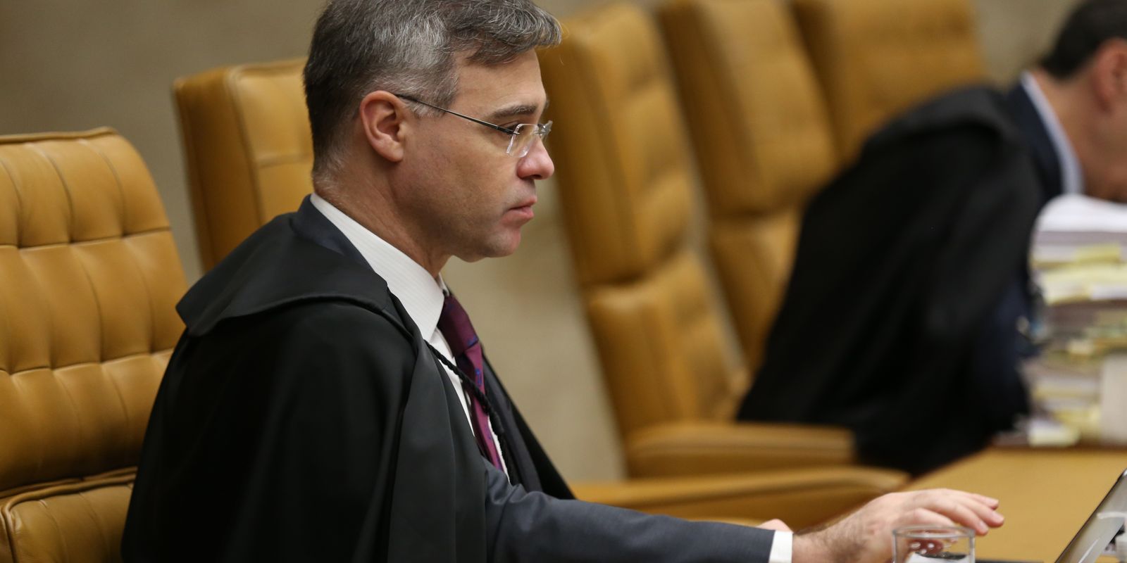 mendonca-reconsidera-decisao-que-suspendeu-punicao-a-federacoes