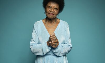 aos-88-anos,-alaide-costa-e-uma-das-homenageadas-do-latinidades