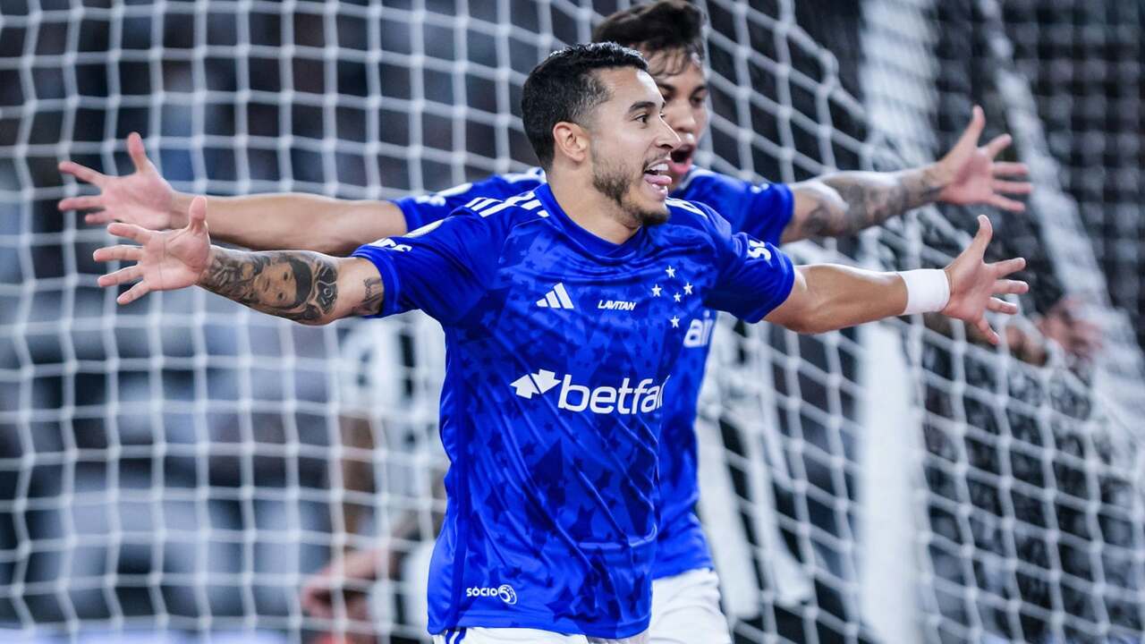 cassio-faz-5-grandes-defesas-e-cruzeiro-derrota-o-lider-botafogo-no-engenhao