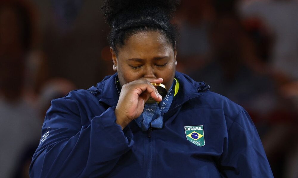 judoca-beatriz-souza-conquista-o-primeiro-ouro-brasileiro-em-paris