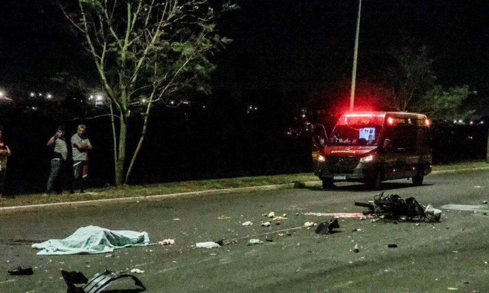 motociclista,-de-62-anos,-morre-apos-colisao-com-dois-veiculos-em-avenida-no-tijuca