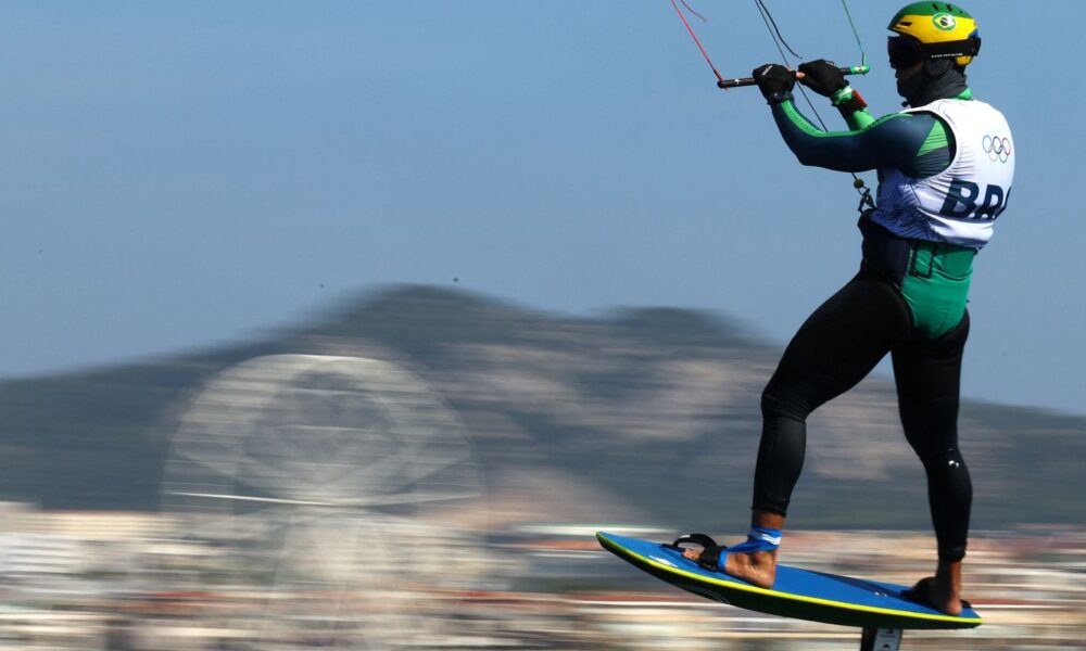 vela:-bruno-lobo-estreia-em-quarto-lugar-na-formula-kite