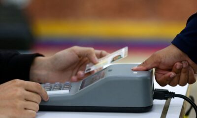 venezuela:-cne-entrega-atas-a-justica-e-tribunal-convoca-candidatos