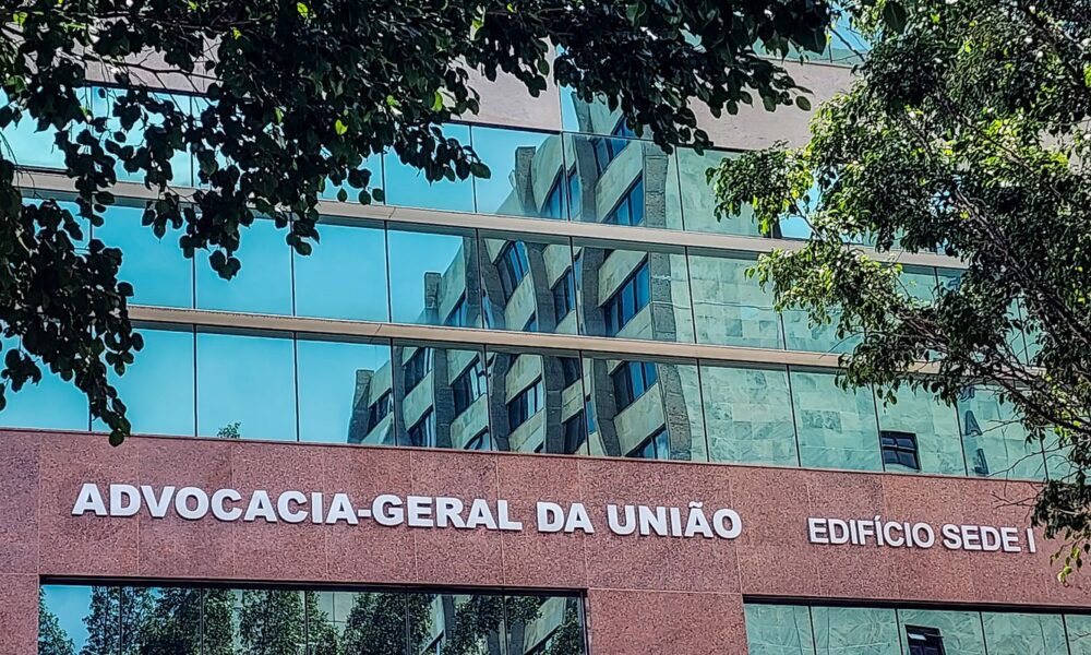 agu-da-parecer-contra-escolas-civico-militares-do-rs