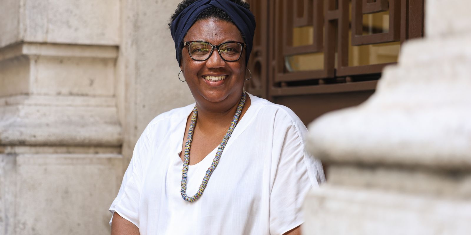 “brasil-nao-se-enxerga-no-espelho”,-diz-artista-negra-rosana-paulino