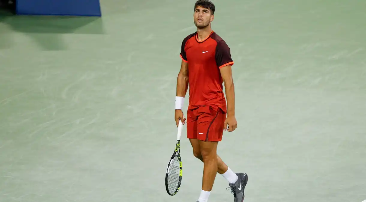 carlos-alcaraz-tem-ataque-de-furia-e-e-eliminado-por-monfils-em-cincinnati-–-folha-de-dourados-–-noticias-de-dourados-ms-e-regiao