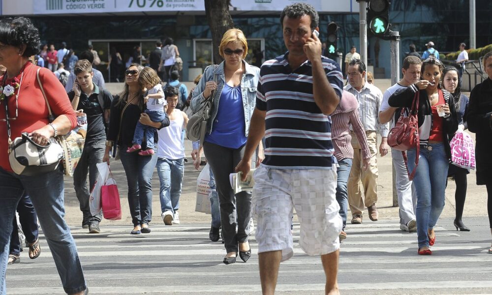 taxa-de-desemprego-recua-em-15-estados-no-segundo-trimestre,-diz-ibge