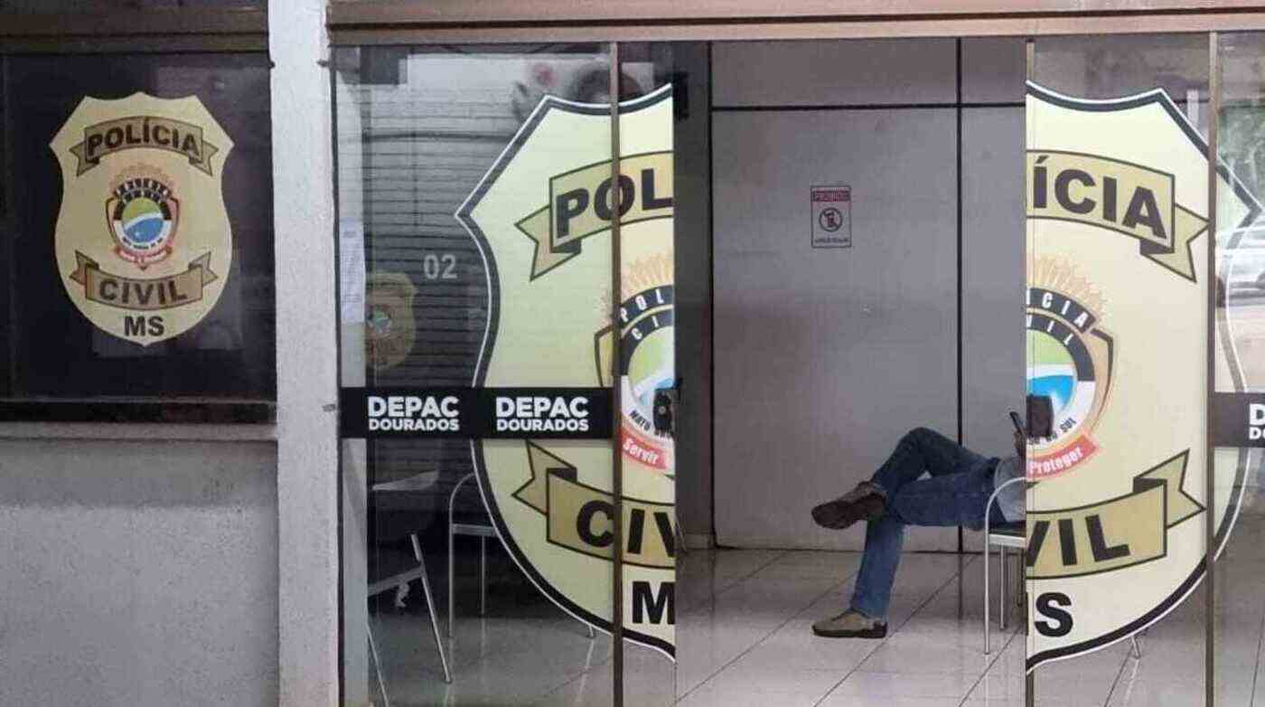 homem-e-preso-apos-mostrar-partes-intimas-para-funcionaria-e-dona-de-restaurante-em-distrito-de-dourados