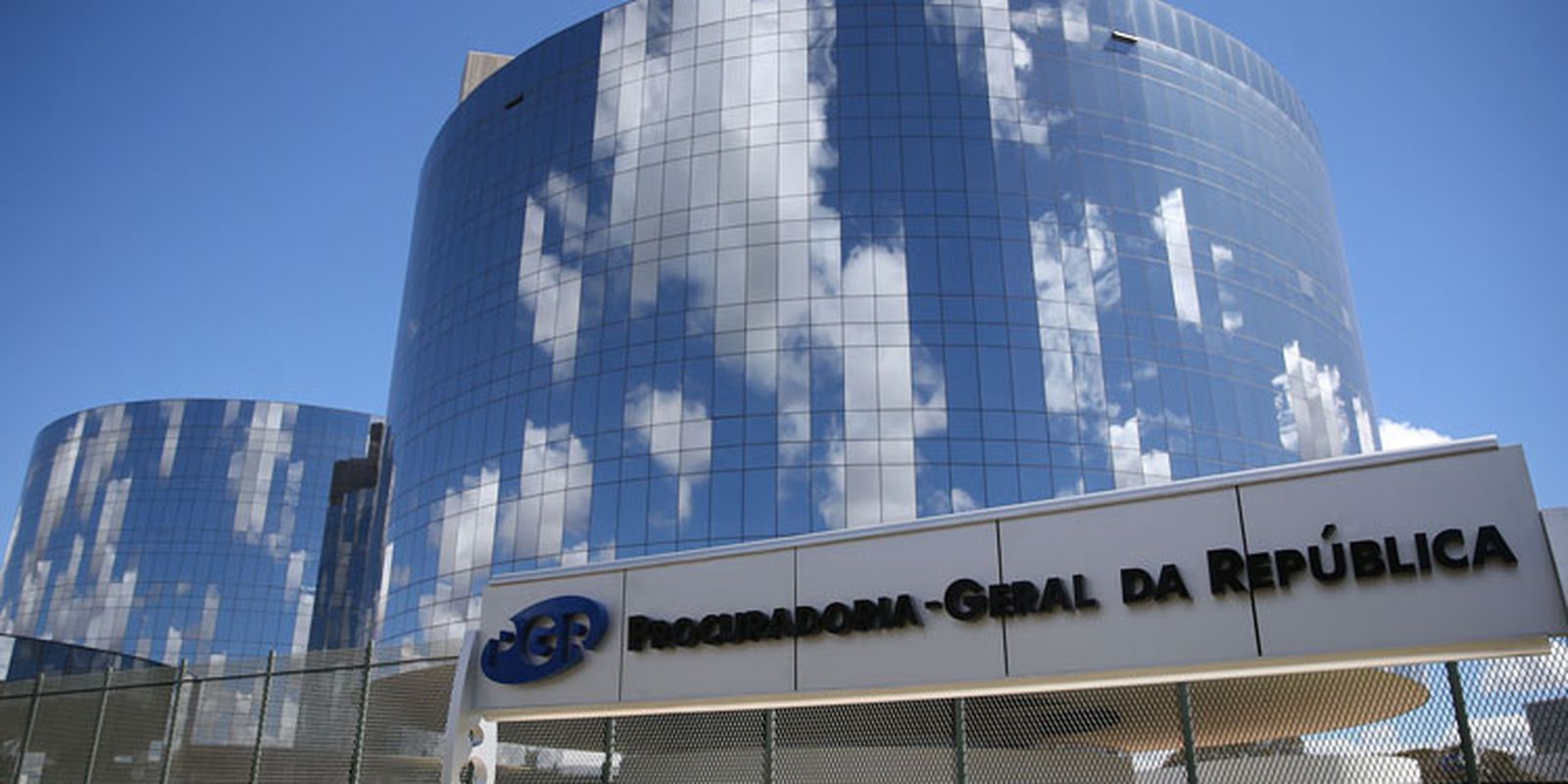 pgr-pede-que-pf-avalie-alegacao-do-x-sobre-perfis-que-burlam-bloqueio