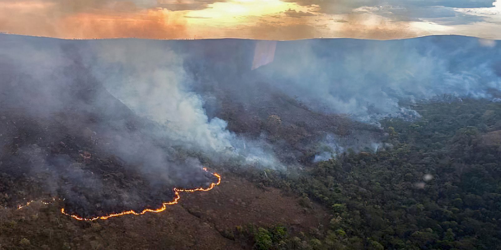incendio-queima-10-mil-hectares-do-parque-da-chapada-dos-veadeiros