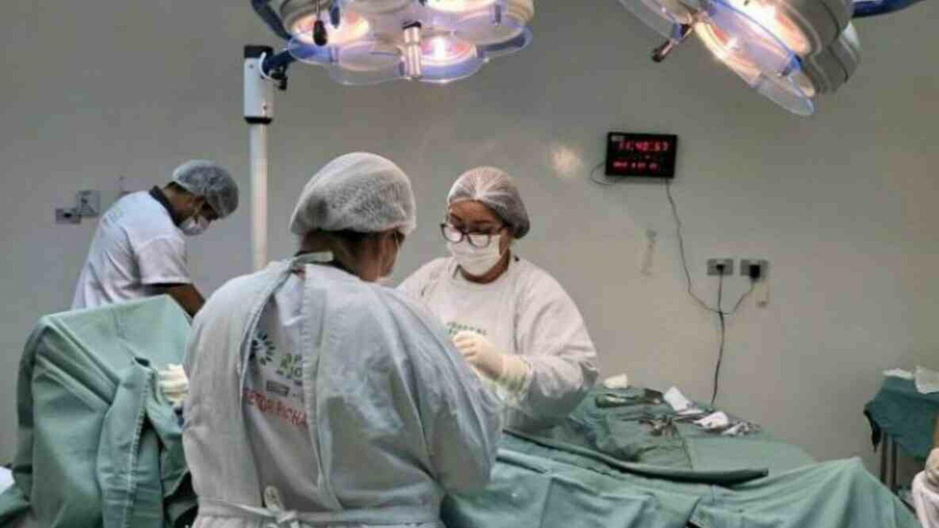 adolescente-morre-apos-'medico'-fazer-cirurgia-assistindo-a-tutorial-no-youtube