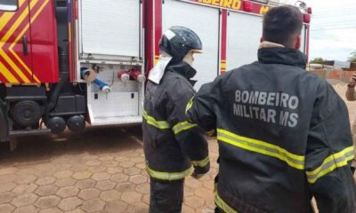 fiorino-pega-fogo-apos-curto-circuito-em-bataguassu-e-mobiliza-corpo-de-bombeiros