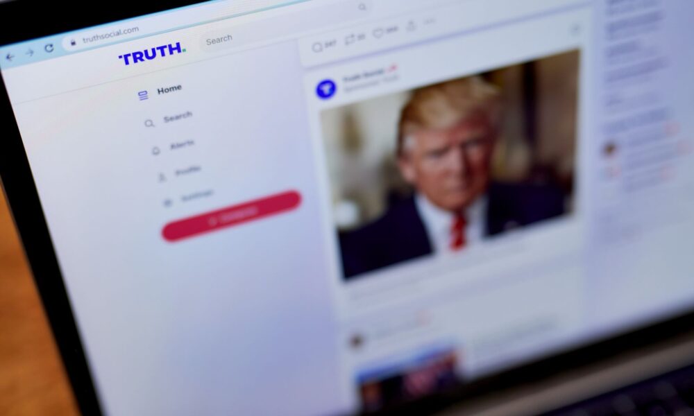 trump-so-pode-assistir-a-sua-participacao-no-setor-de-midia-encolher-us$-4-bilhoes