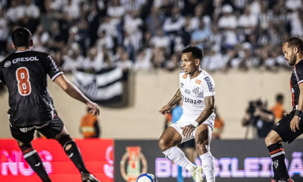 tentando-se-aproximar-da-lideranca,-santos-visita-o-botafogo-sp