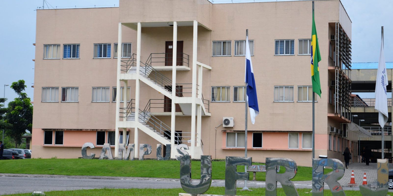 ufrrj-aprova-politica-de-reserva-de-cotas-para-travestis-e-transexuais