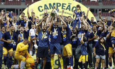 retro-supera-anapolis-e-fica-com-titulo-da-serie-d-do-brasileiro